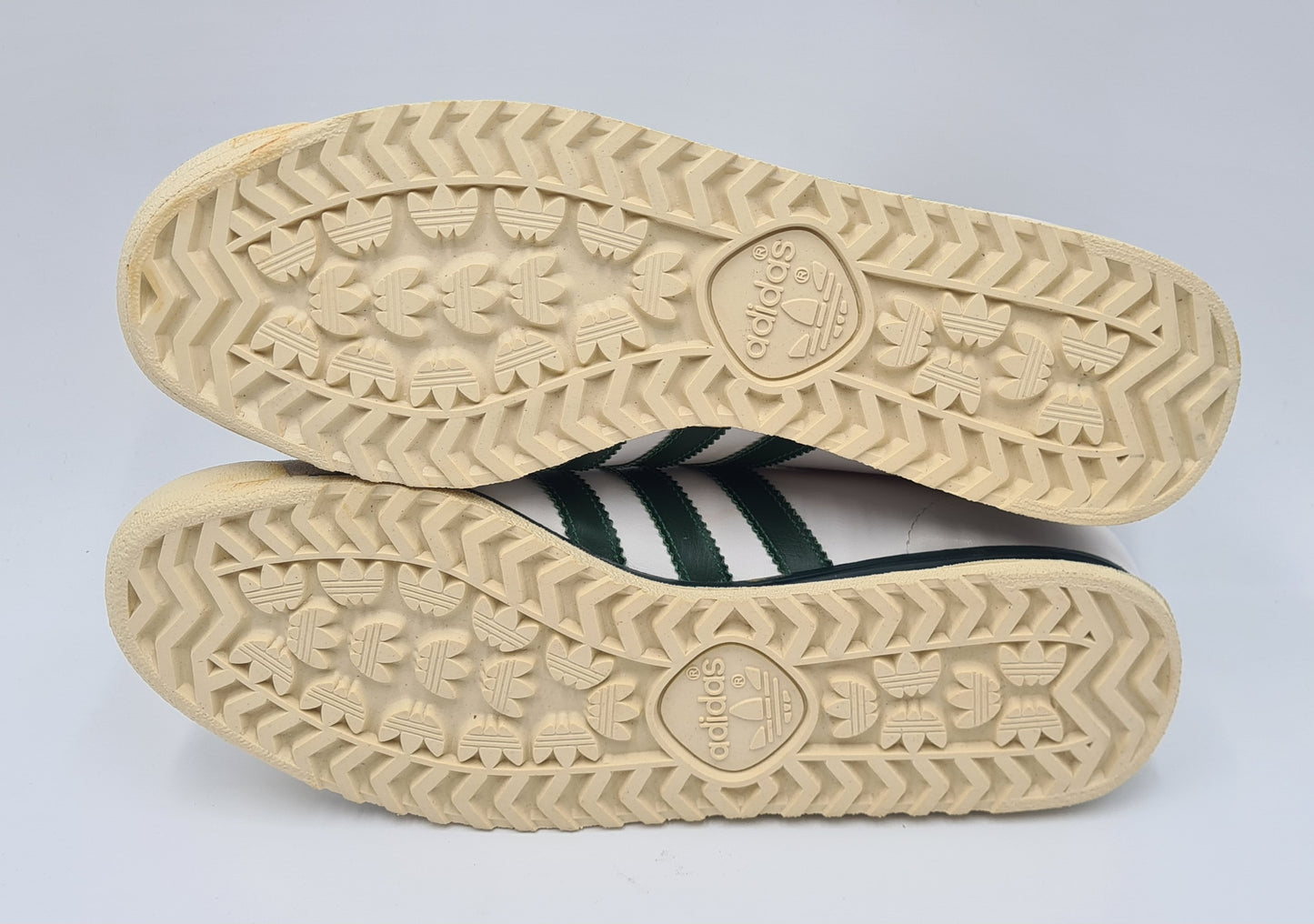 *NEU* Vintage 1980er Adidas Rom mit grünen Streifen UK 8,5 / EUR 42 2/3