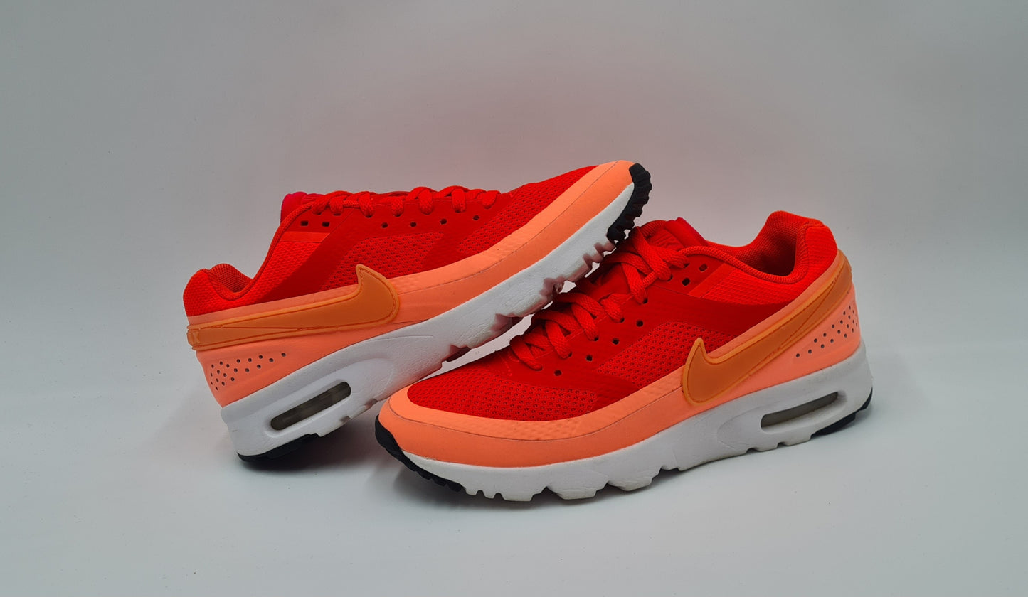 *TOP* 2015 Nike Air Classic BW Ultra Pink Gr. UK 4 / EUR 37,5