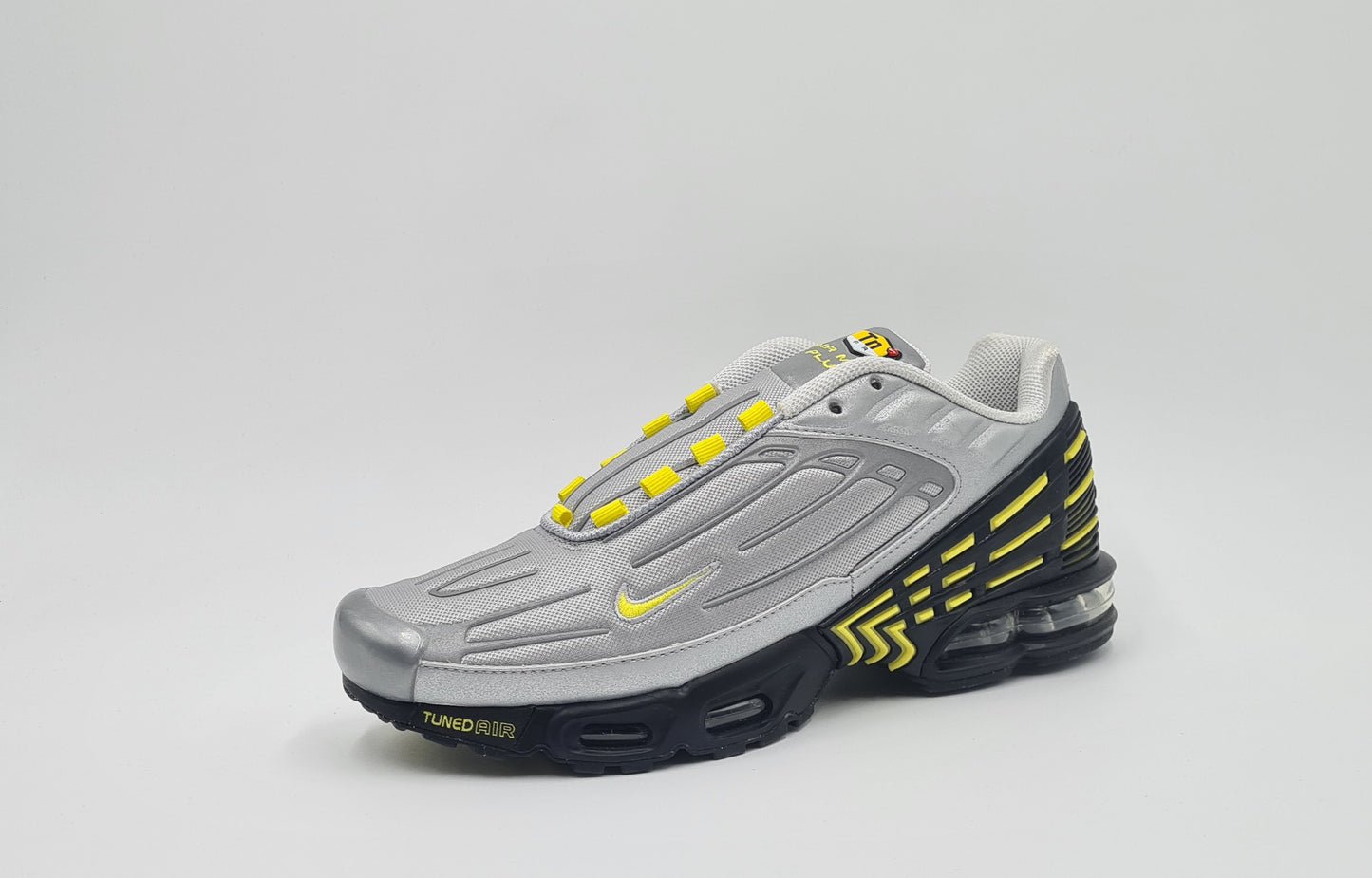 *NEU* 2023 Nike Air Max Plus 3 III Metallic Silver Gr. UK 8 / EUR 42,5