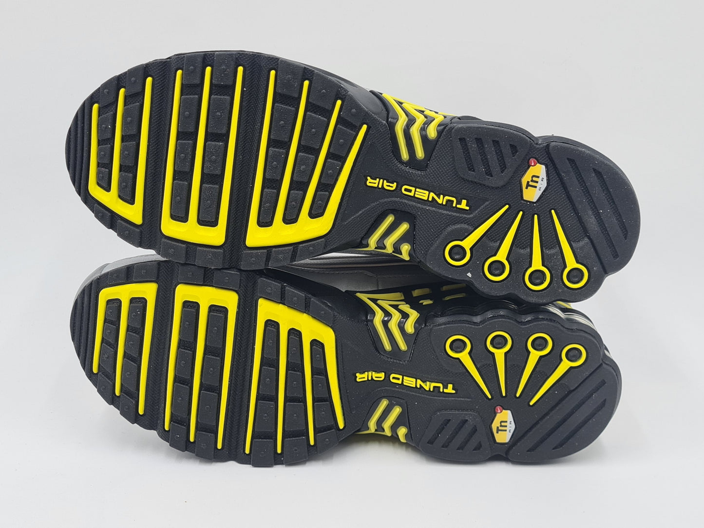 *NEU* 2023 Nike Air Max Plus 3 III Metallic Silver Gr. UK 8 / EUR 42,5