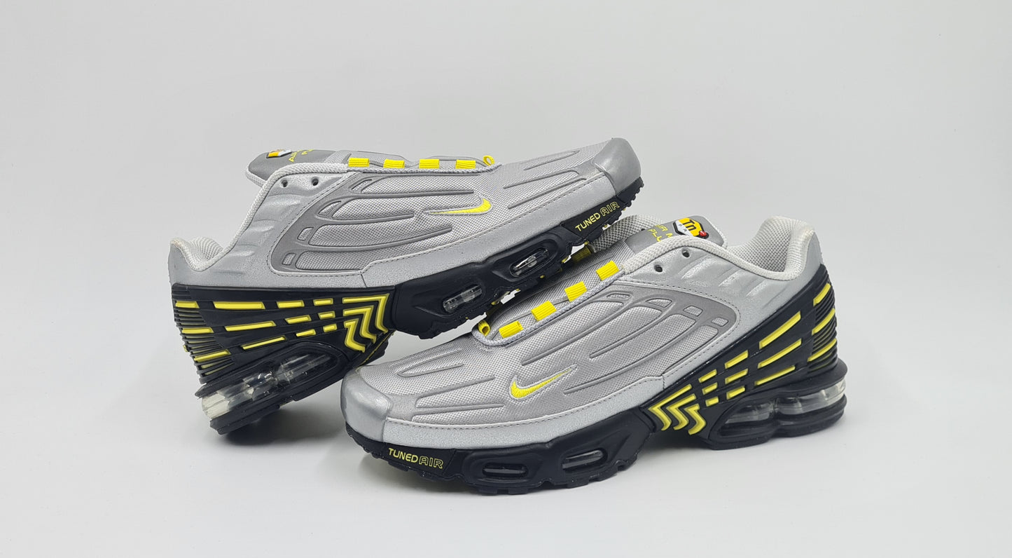 *NEU* 2023 Nike Air Max Plus 3 III Metallic Silver Gr. UK 8 / EUR 42,5