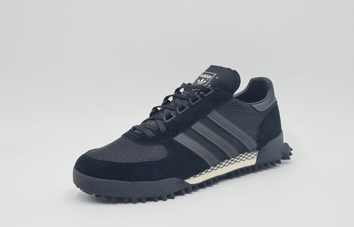 *LIKE NEW* 2017 Adidas Marathon TR Retro Black UK 9.5 / EUR 44