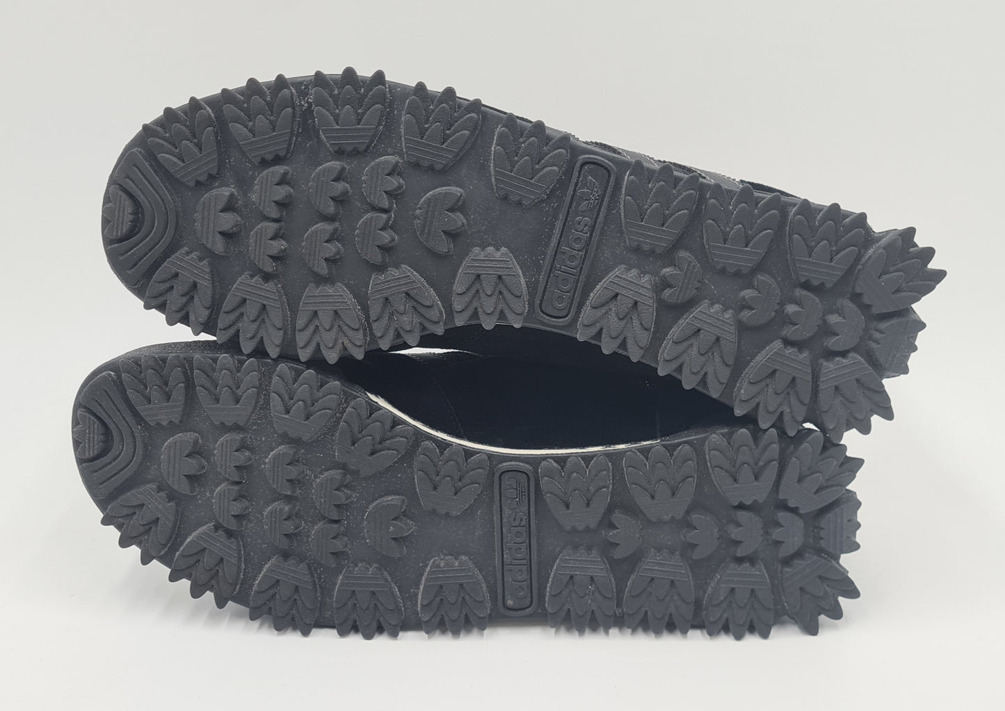 *LIKE NEW* 2017 Adidas Marathon TR Retro Black UK 9.5 / EUR 44