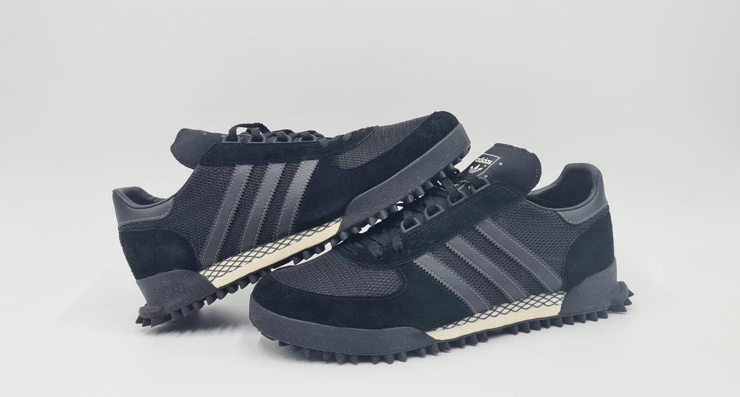 *LIKE NEW* 2017 Adidas Marathon TR Retro Black UK 9.5 / EUR 44