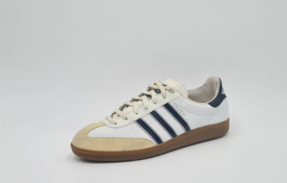 *TOP* Vintage 1993 Adidas Universal Made in Slovenia UK 8 / EUR 42