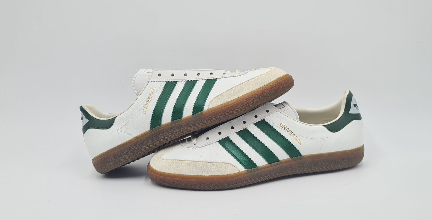 *NEU* Vintage 1980er Adidas Universal mit grünen Streifen UK 8 / EUR 42