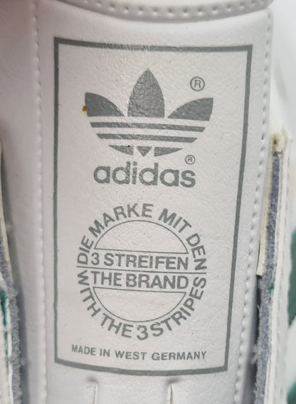 *NEU* Vintage 1980er Adidas Universal mit grünen Streifen UK 8 / EUR 42