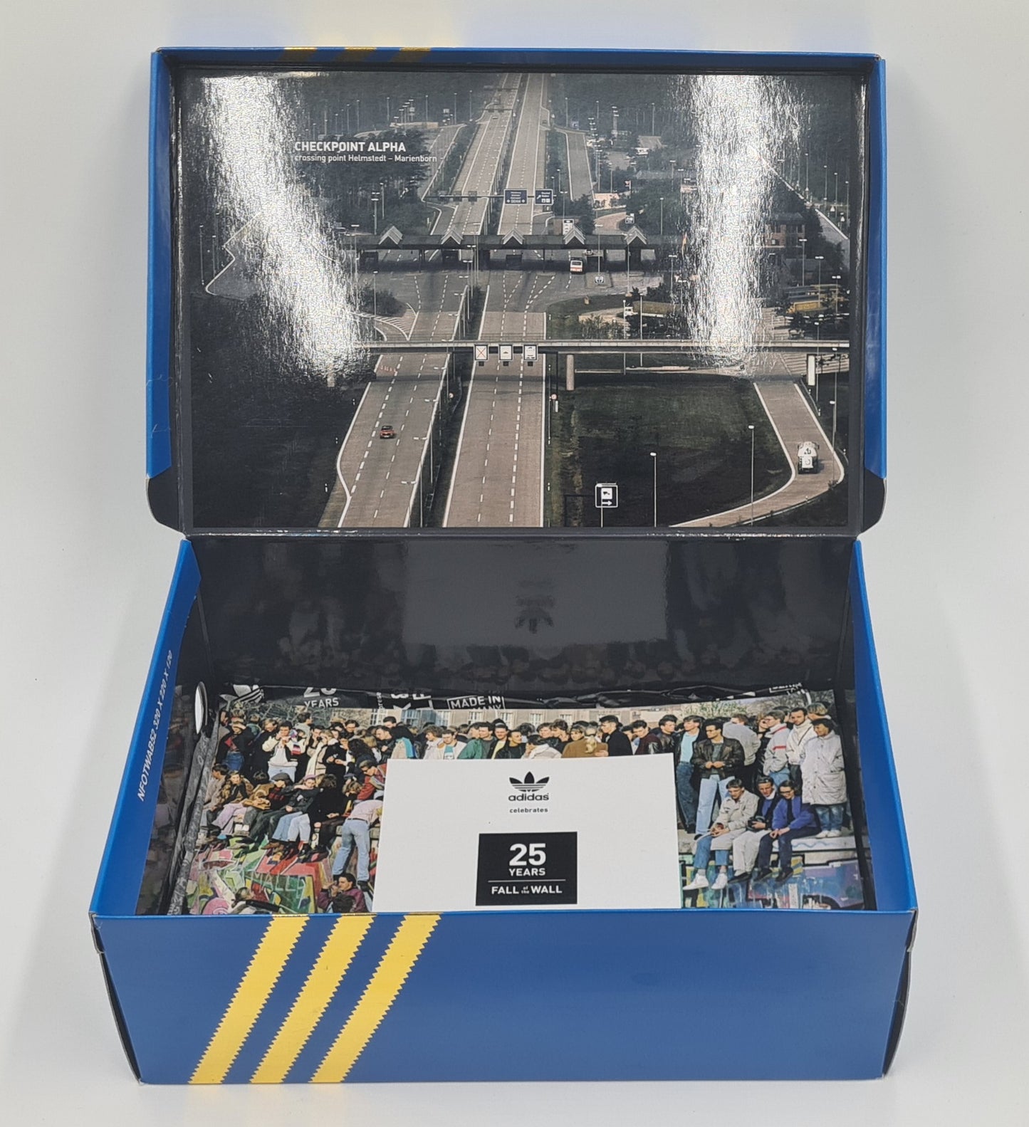 *GUTER ZUSTAND* 2014 Adidas ZX 8000 Alpha 'Fall Of The Wall' Gr. UK 8,5 / EUR 42 2/3