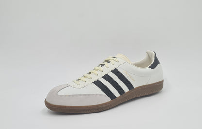 *NEU* Vintage 1995 Adidas Universal Made in Slovenia UK 11,5 / EUR 46 2/3