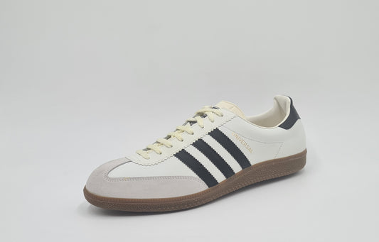 *NEU* Vintage 1995 Adidas Universal Made in Slovenia UK 11,5 / EUR 46 2/3
