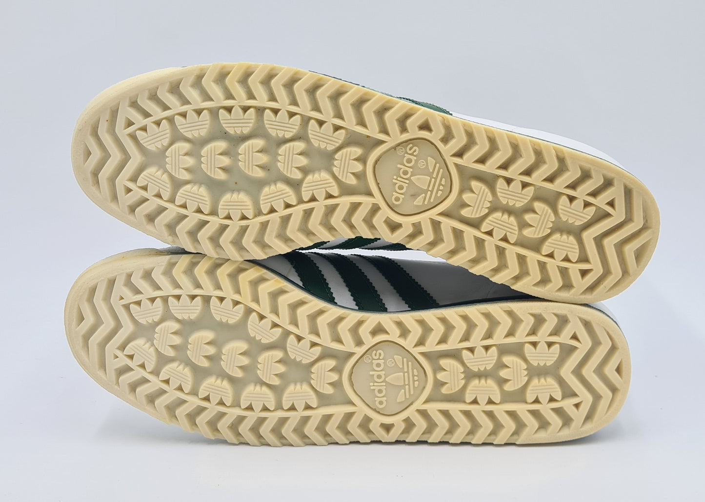 *NEU* Vintage 1980er Adidas Rom mit grünen Streifen UK 10 / EUR 44 2/3