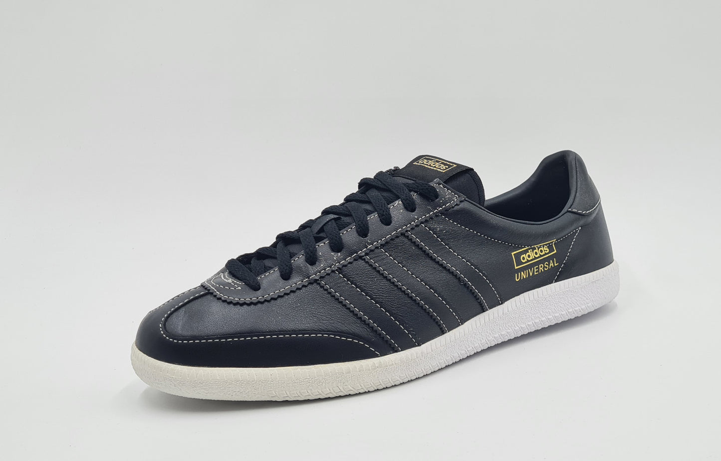 *NEU* 2007 Adidas Universal Retro Schwarz UK 10,5 / EUR 45 1/3