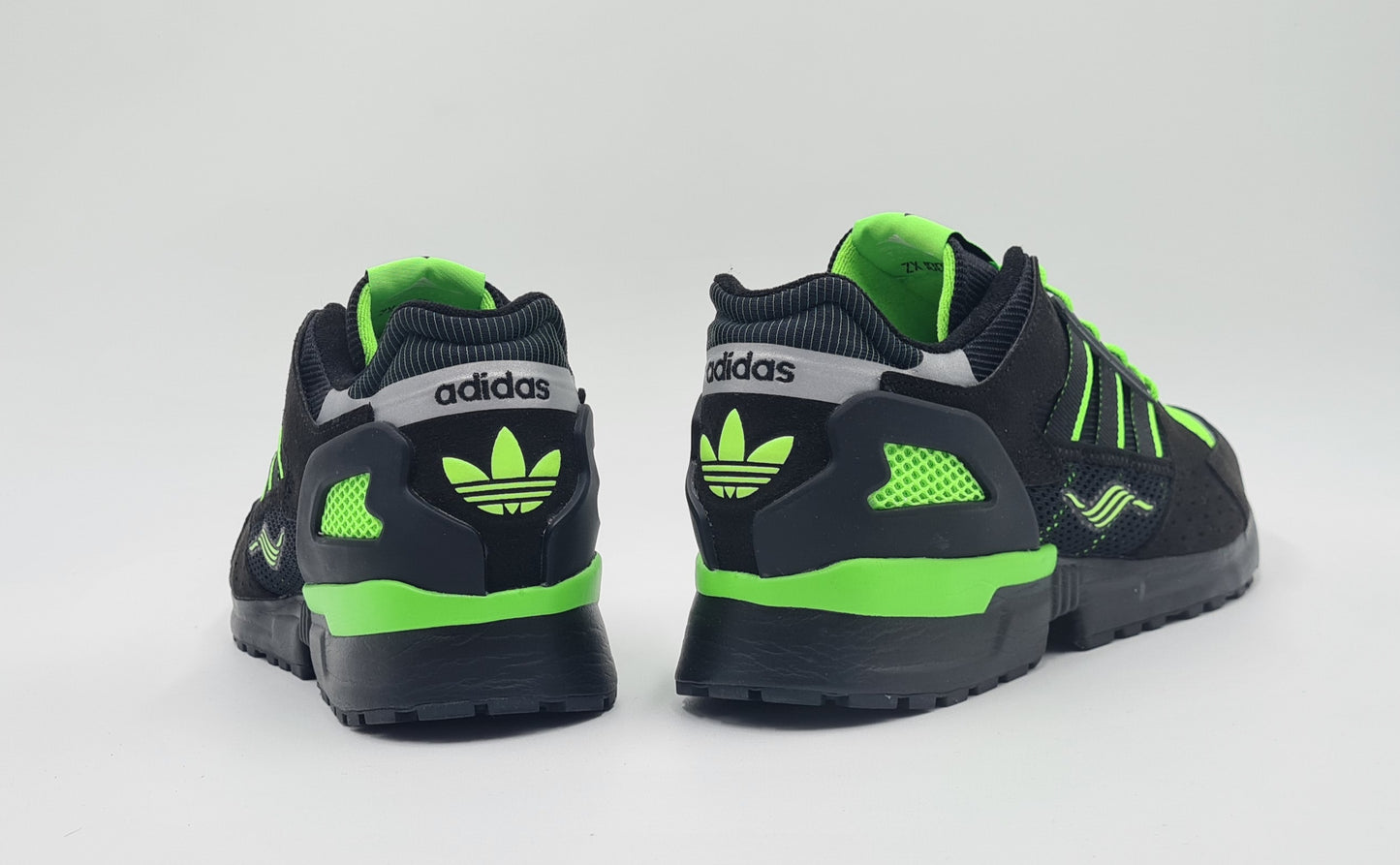 *WIE NEU* 2019 Adidas ZX 10000 Schwarz | EG8964 | UK 10 / EUR 44 2/3