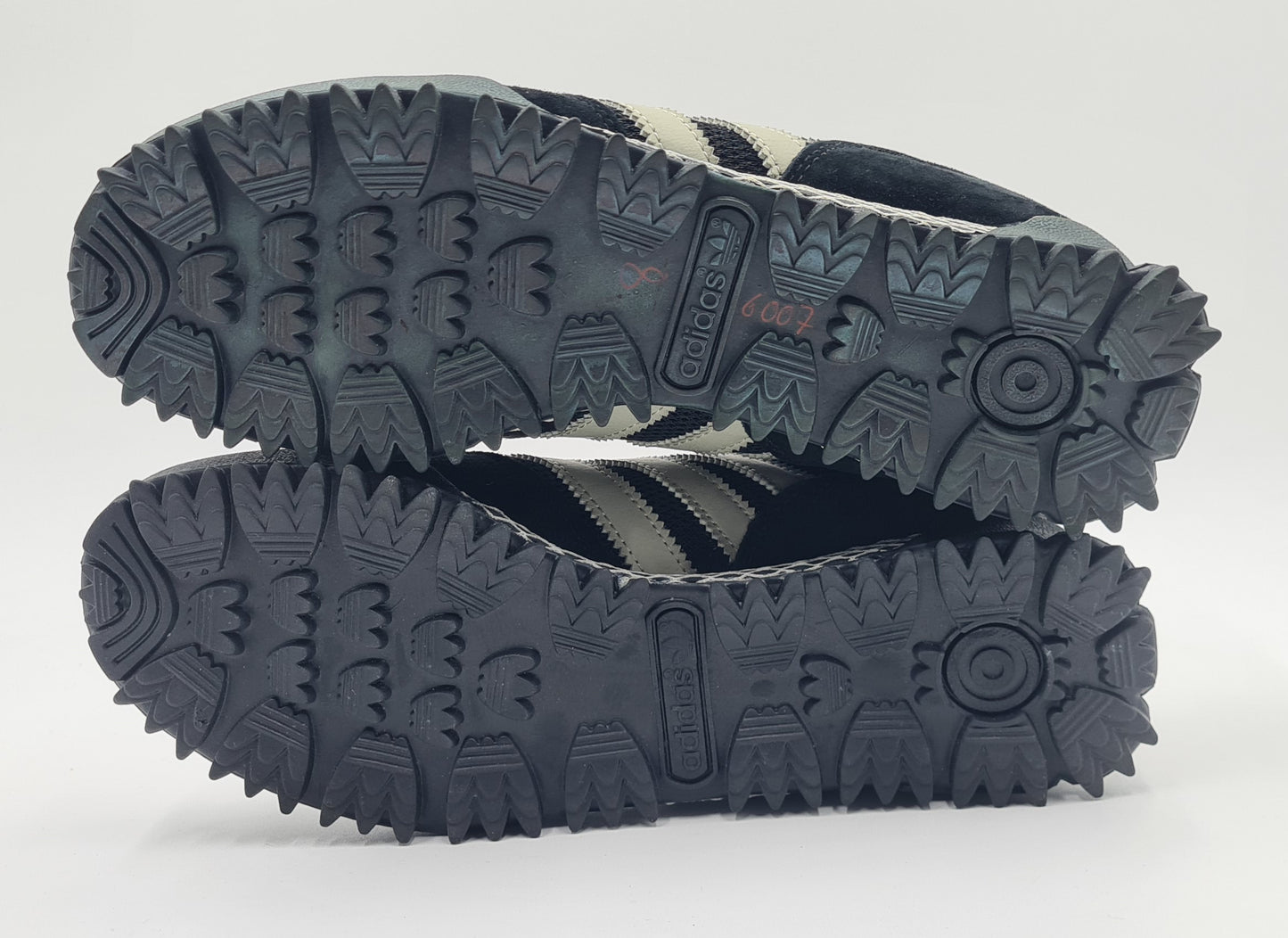 *NEU* 2011 Adidas Marathon TR Retro Schwarz UK 8 / EUR 42