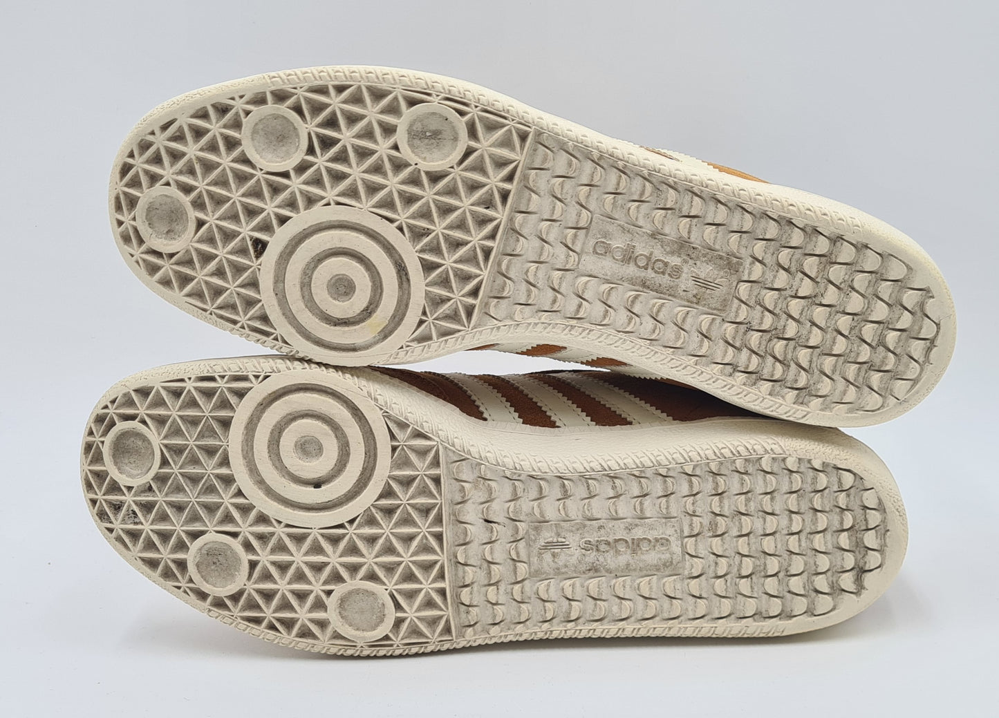 *Guter Zustand* 2011 Adidas Samba Retro Orange Gr. UK 10 / EUR 44 2/3