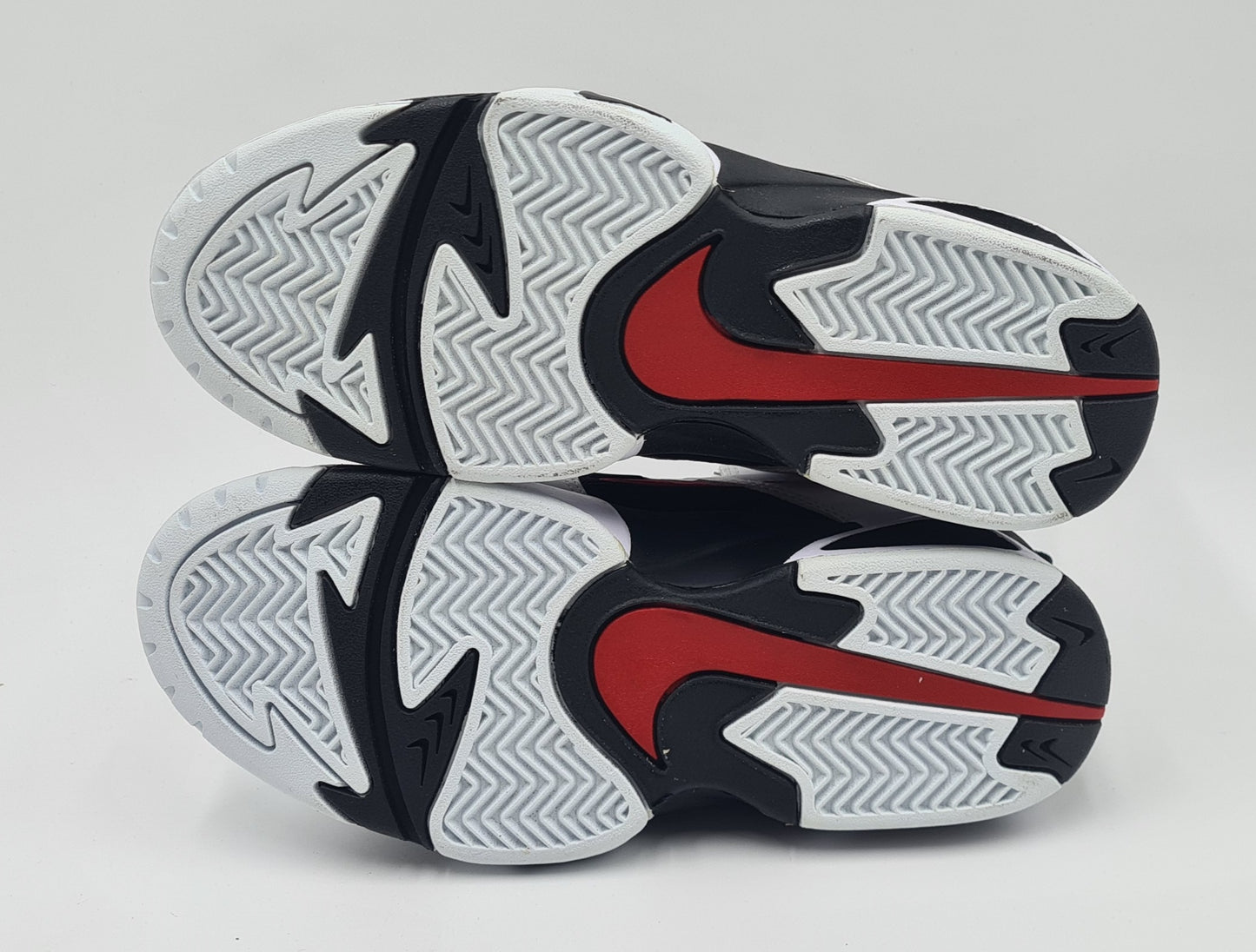 *NEU* Vintage Nike Air DVST8 Basketball Schuhe UK 6,5 / EUR 40,5