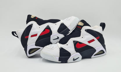 *NEU* Vintage Nike Air DVST8 Basketball Schuhe UK 6,5 / EUR 40,5