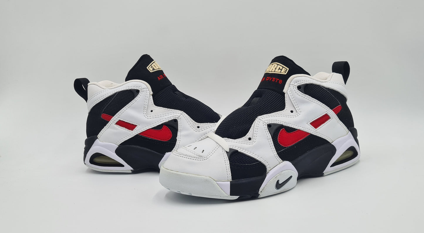 *NEU* Vintage Nike Air DVST8 Basketball Schuhe UK 6,5 / EUR 40,5