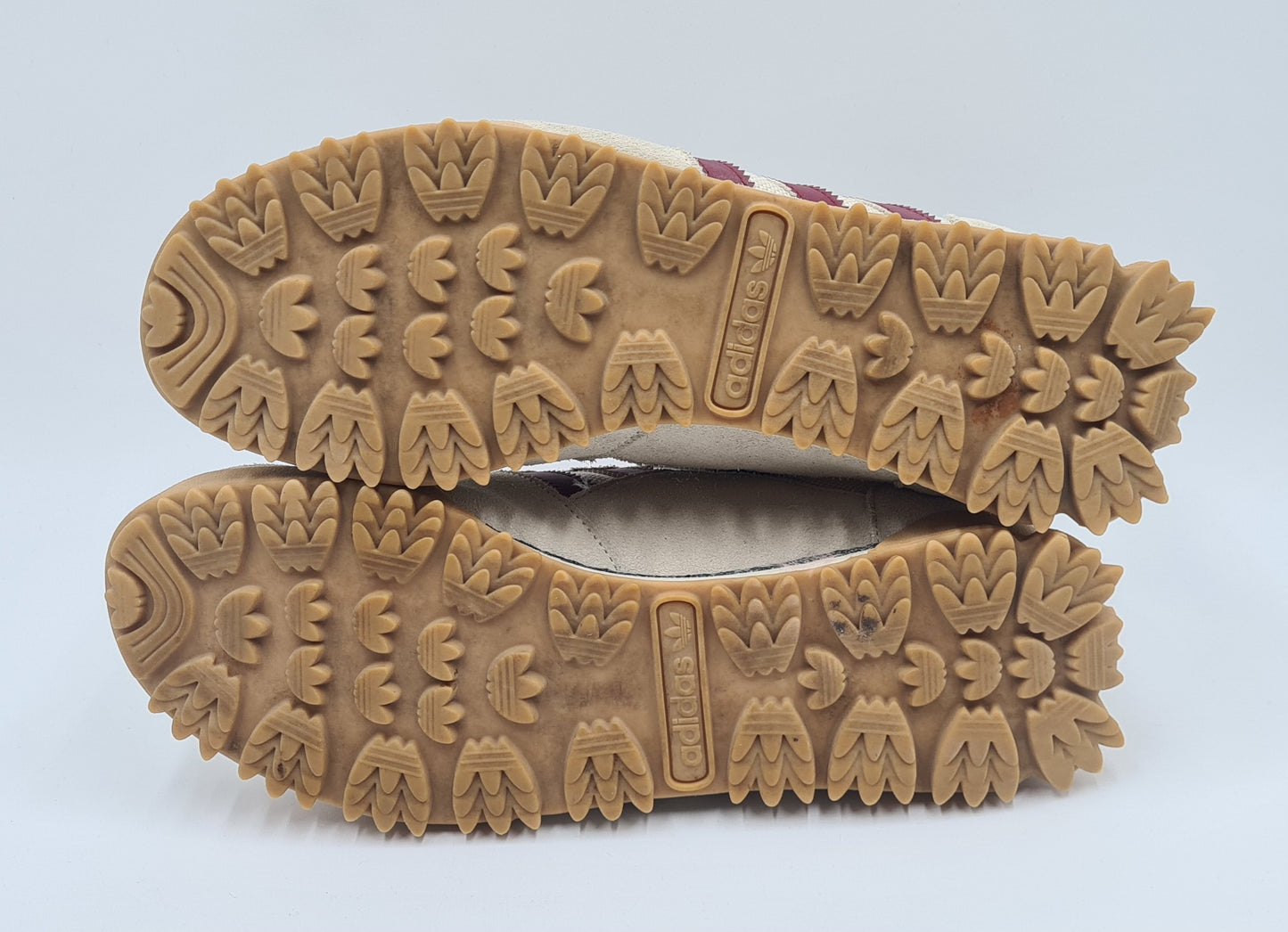 *Good condition* 2023 Adidas Marathon TR Cordura Beige / Red UK 10 / EUR 44 2/3