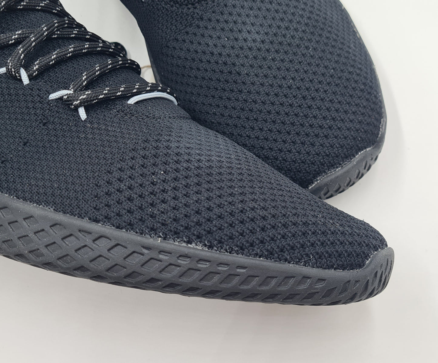 *NEU* 2022 Adidas Tennis HU Pharrell Williams Gr. UK 8,5 / EUR 42 2/3