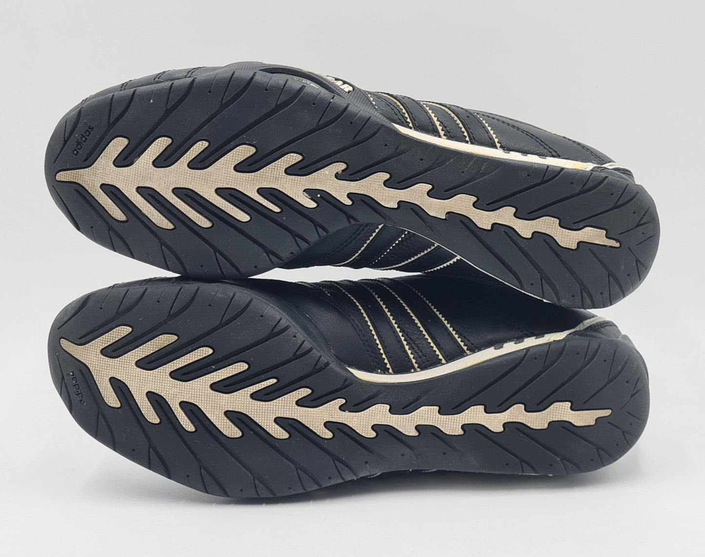 *TOP* Adidas Adi Racer Low Good Year schwarz Gr. UK 9 / EUR 43 1/3