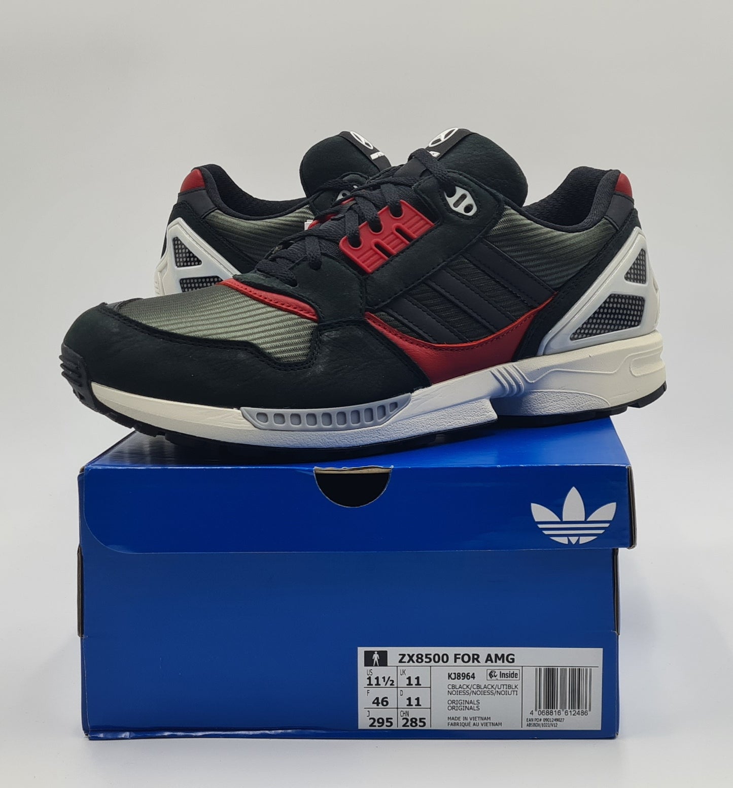 *NEU* 2025 Adidas x Mercedes AMG ZX 8500 UK 11 / EUR 46