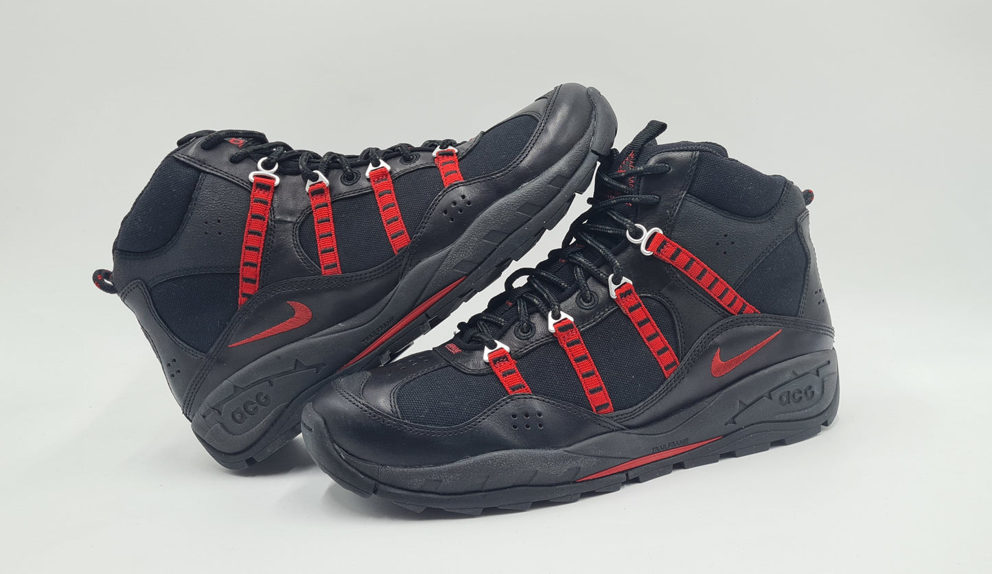 *WIE NEU* 2011 Nike Mada ACG 2K10 Winterschuhe Gr. UK 8,5 / EUR 43
