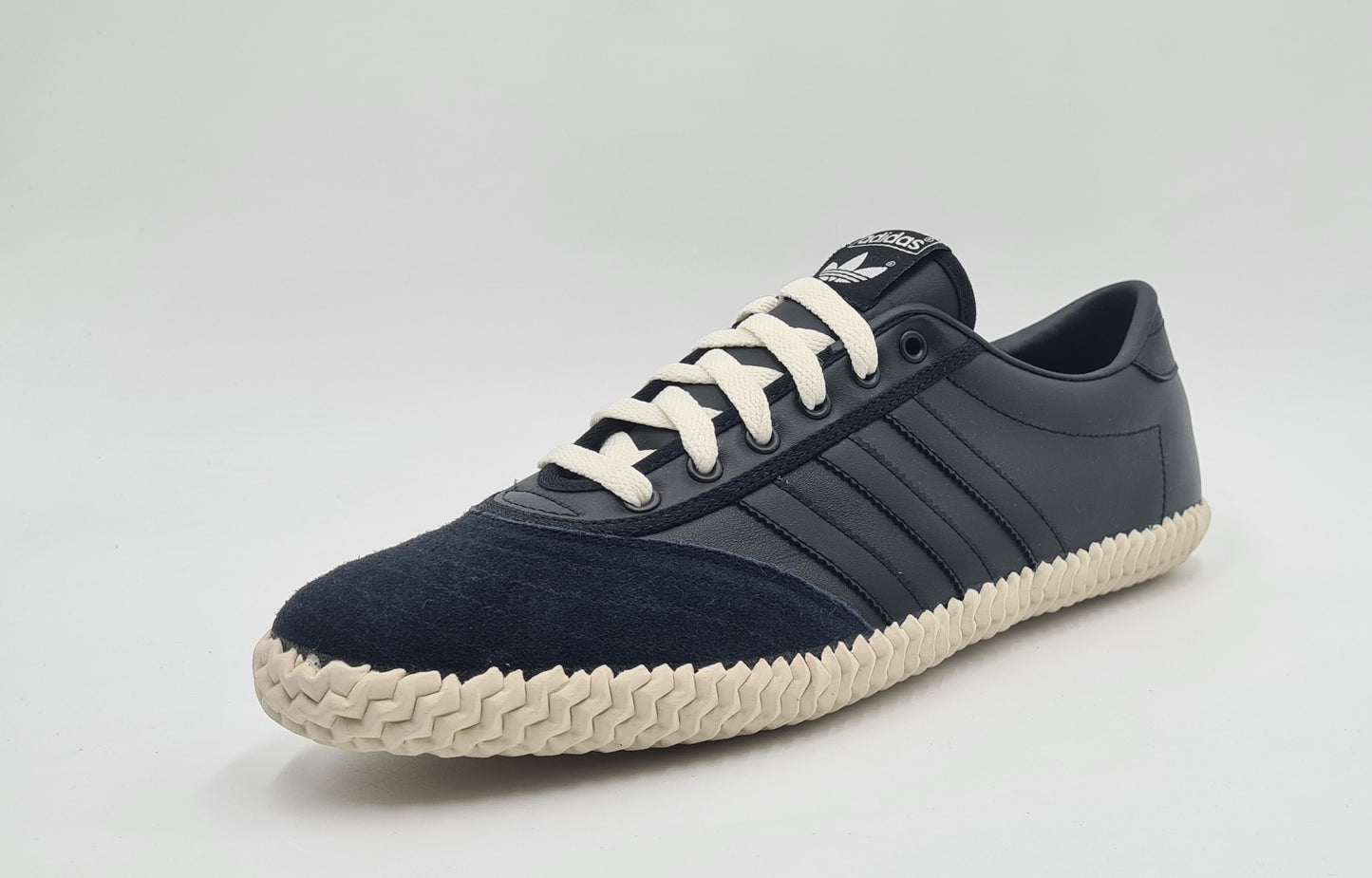 *NEU* 2010 Adidas Volley Plimsole Gr. UK 10,5 / EUR 45 1/3