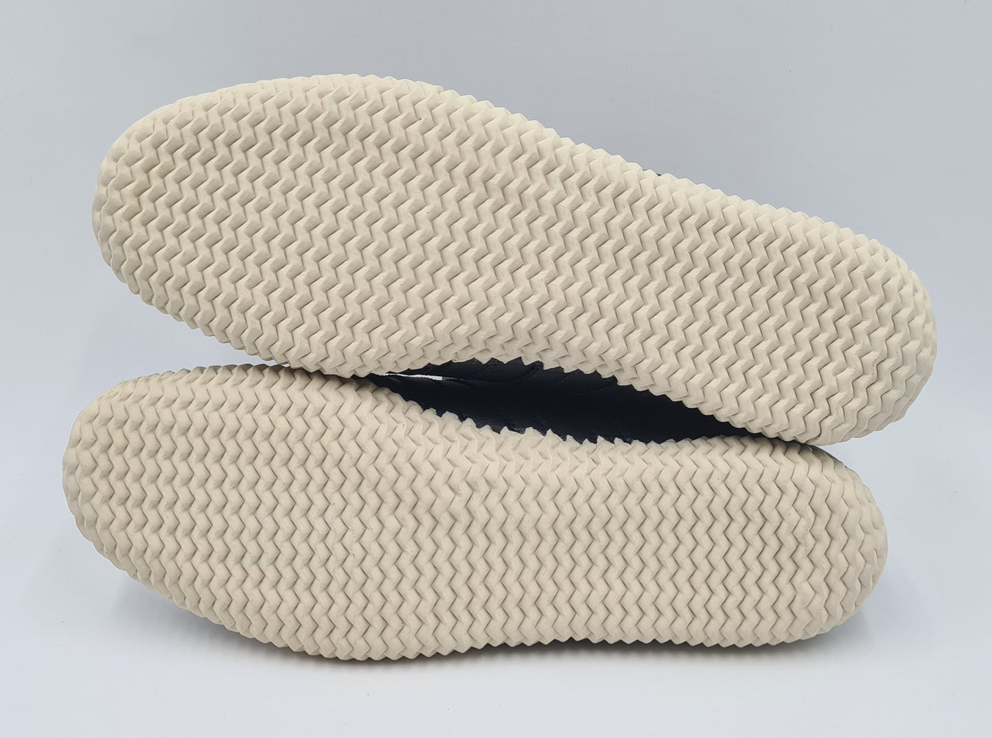 *NEU* 2010 Adidas Volley Plimsole Gr. UK 10,5 / EUR 45 1/3