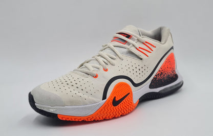 *Guter Zustand* 2019 Nike Court Tech Challenge 20 Lava Agassi Gr. UK 9,5 / EUR 44,5