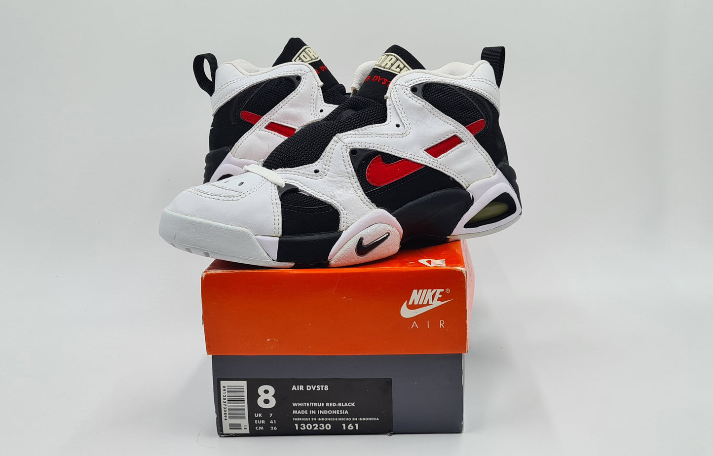 *NEU* Vintage 1995 Nike Air DVST8 Basketball Schuhe UK 7 / EUR 41