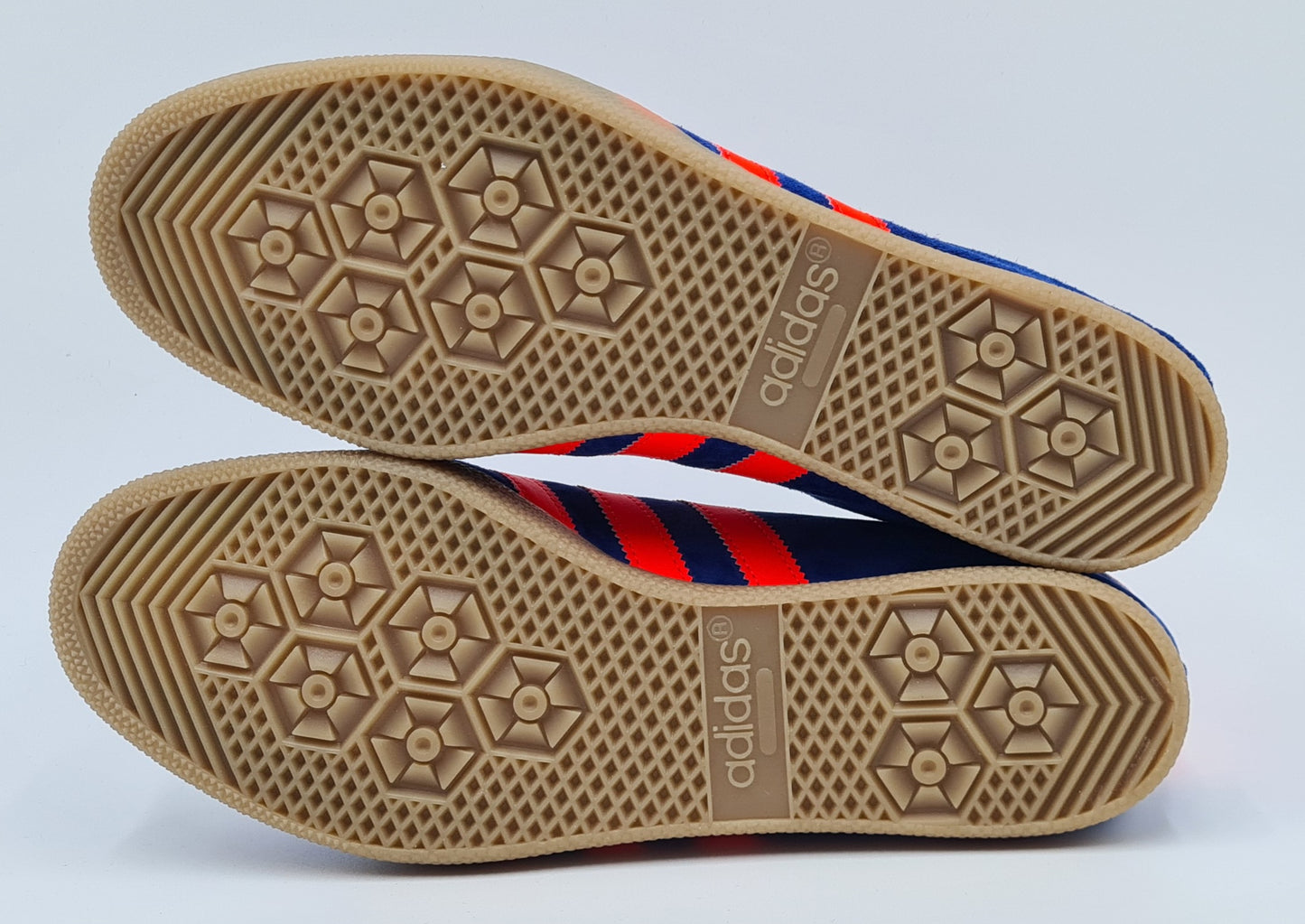 *NEW* 2022 Adidas Dublin Retro UK 9 / EUR 43 1/3