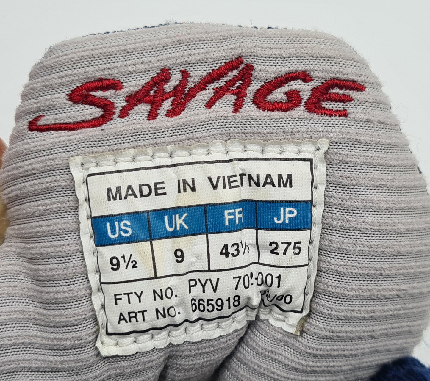 *Guter Zustand* Vintage 2000 Adidas Savage UK 9 / EUR 43 1/3