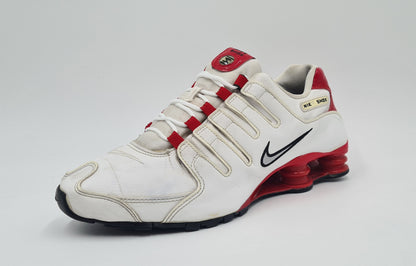*Ordentlicher Zustand* 2019 Nike Shox R4 Weiß University Red Gr. UK 8,5 / EUR 43