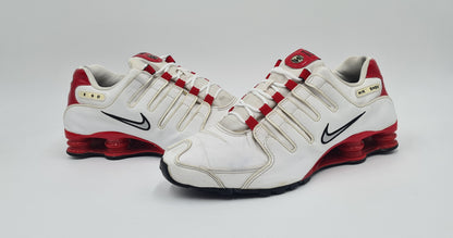 *Ordentlicher Zustand* 2019 Nike Shox R4 Weiß University Red Gr. UK 8,5 / EUR 43