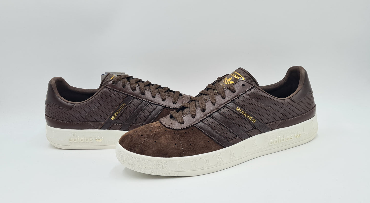 *NEU* Vintage 2011 Adidas München 'Espresso' UK 12 / EUR 47 1/3