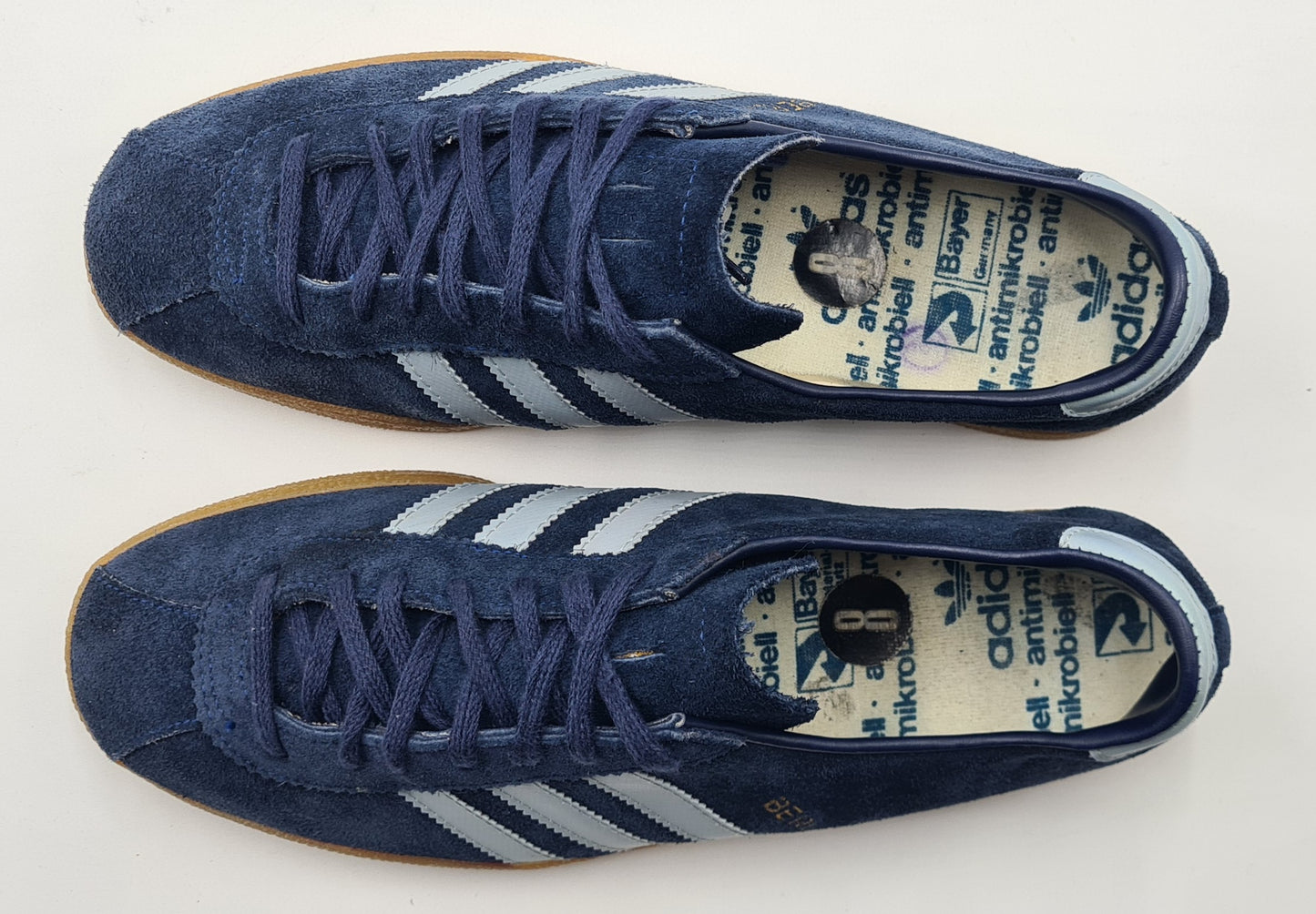 *WIE NEU* Vintage 1980er Adidas Berlin Yugoslavia UK 8 / EUR 42