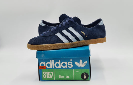 *WIE NEU* Vintage 1980er Adidas Berlin Yugoslavia UK 8 / EUR 42