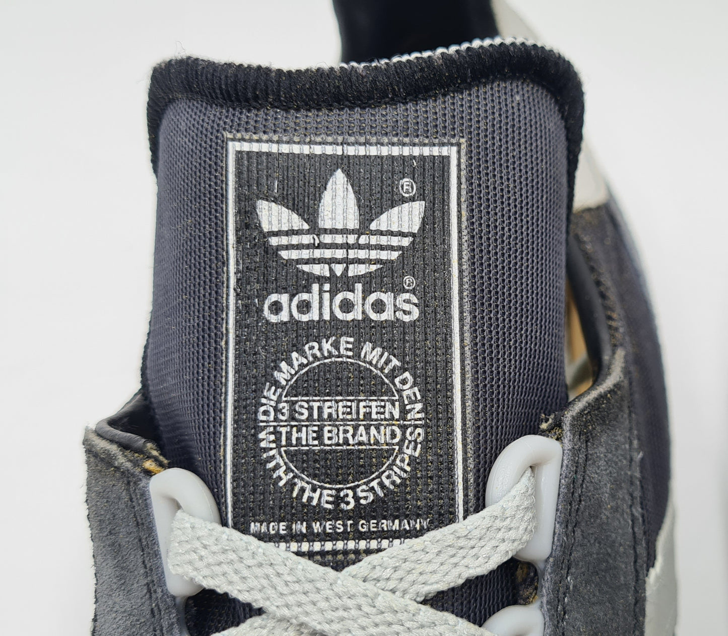 *UNWORN* Vintage 1980er Adidas New York West Germany UK 9,5 / EUR 44