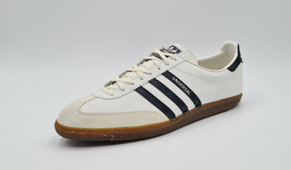 *NEW* Vintage 1980s Adidas Universal with Black Stripes UK 13 / EUR 48 2/3