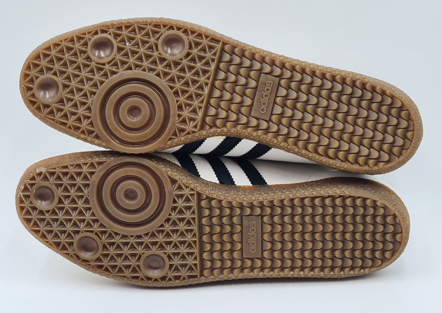 *NEW* Vintage 1980s Adidas Universal with Black Stripes UK 13 / EUR 48 2/3