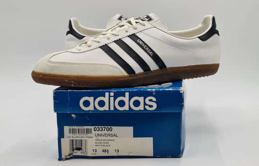 *NEU* Vintage 1980er Adidas Universal mit schwarzen Streifen UK 13 / EUR 48 2/3