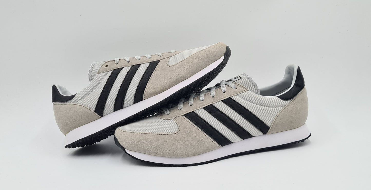 *LIKE NEW* Vintage 2008 Adidas ZX Racer UK 9.5 / EUR 44