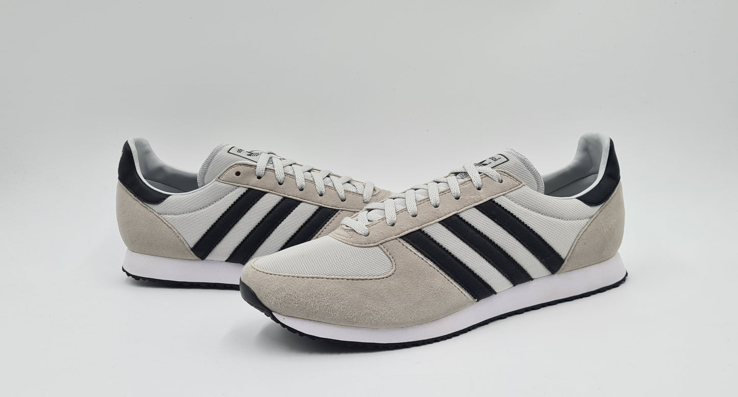 *LIKE NEW* Vintage 2008 Adidas ZX Racer UK 9.5 / EUR 44