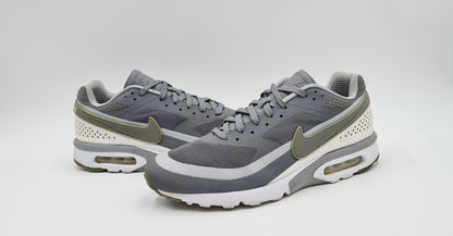 *Guter Zustand* 2015 Nike Air Max Classic BW Ultra Grau Gr. UK 8,5 / EUR 43