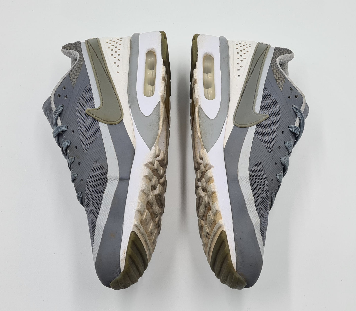 *Guter Zustand* 2015 Nike Air Max Classic BW Ultra Grau Gr. UK 8,5 / EUR 43