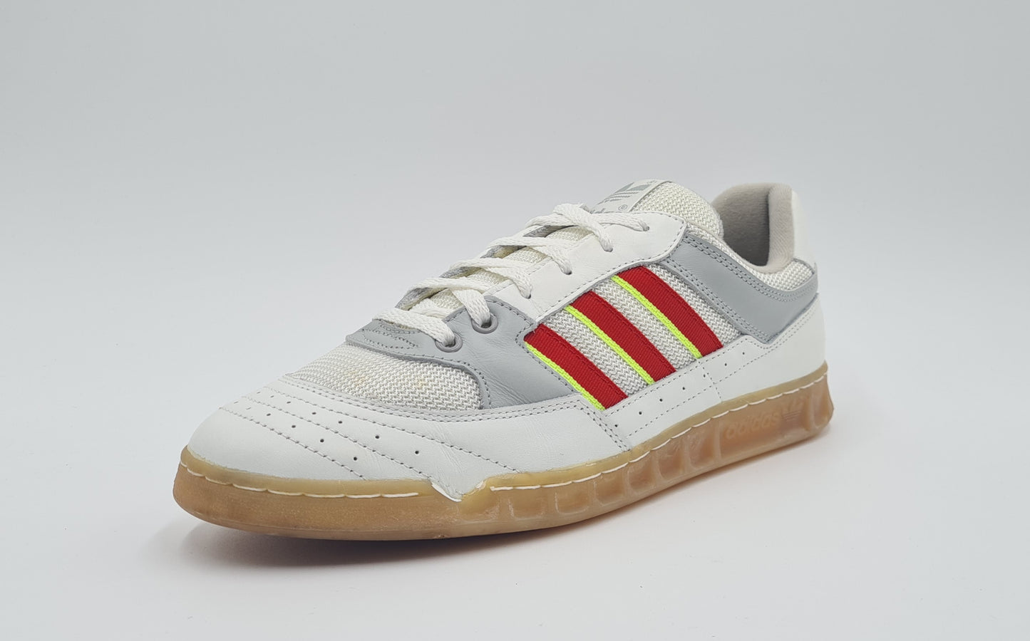 *WIE NEU* Vintage 1990 Adidas Handball Team Taiwan UK 9 / EUR 43 1/3