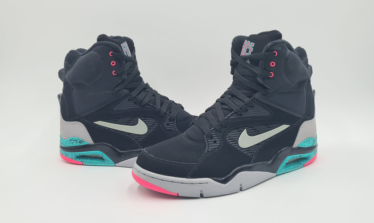 *VGC* 2014 Nike Command Force Spurs David Robinson UK 9 / EUR 44