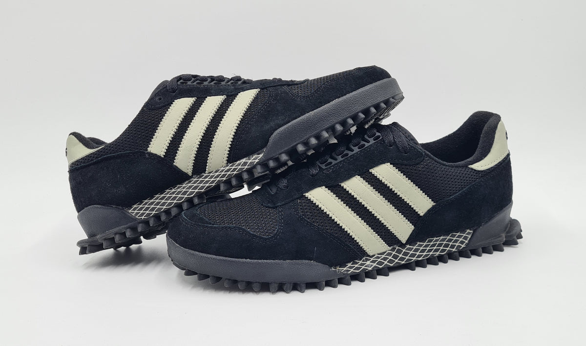 *NEU* 2011 Adidas Marathon TR Schwarz UK 10 / EUR 44 2/3