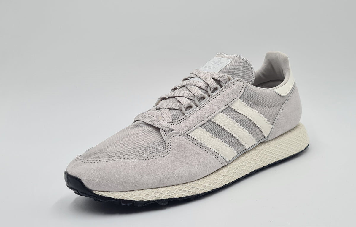 *NEU* 2019 Adidas Forest Grove (Oregon) Grau Gr. UK 9,5 / EUR 44